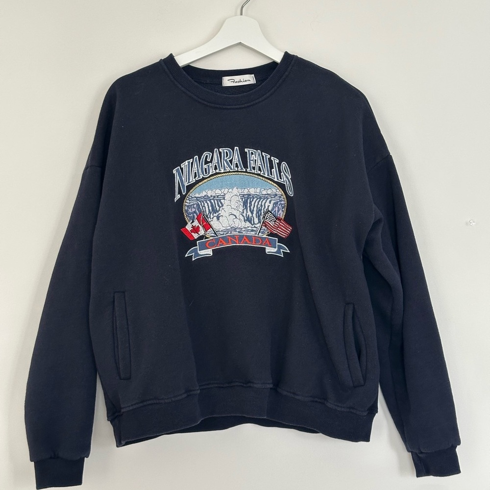 YesStyle Black Niagara Falls Canada Crewneck Sweater